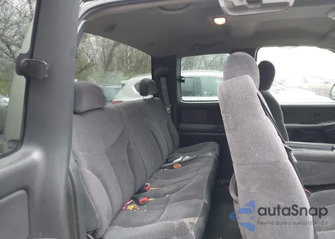 2000 GMC Sierra 1500 Sle z USA, uszkodzony, nr VIN 2GTEK19TXY1243575